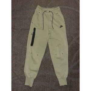 Nike Tech Fleece Joggers Women's Size Large Green Standard Fit High Rise Size XS